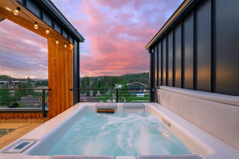 Downtown WP Event Center Loft 92 I Rooftop Hot Tub I Great Views I Discounted Attractions — photo 5