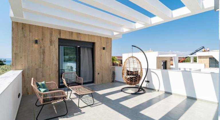 Ample holiday apartment with terrace, private pool & garden | Pet-friendly — photo 3