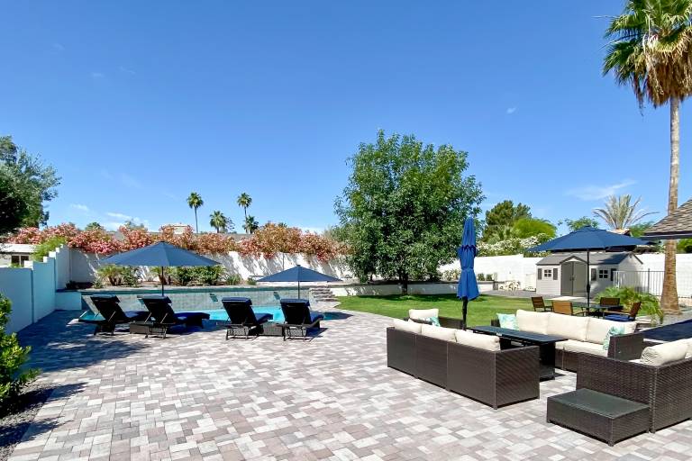 Sunny Scottsdale Home w Heated Pool & Patio