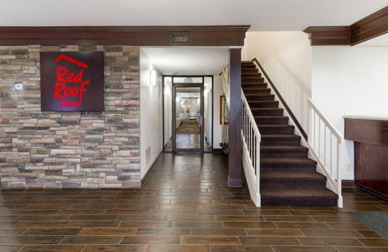 Red Roof Inn Fort Wayne — photo 5