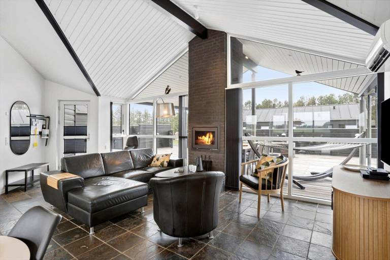 Vacation home with barbeque, terrace & sauna — photo 4