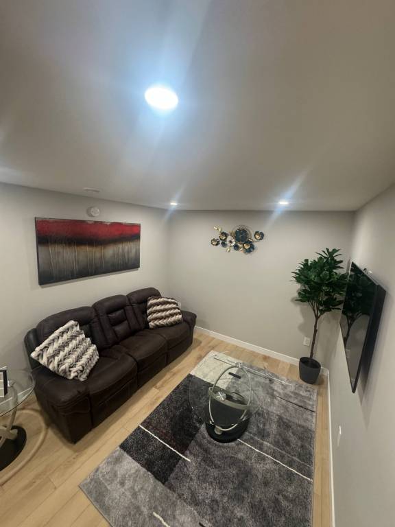 Private room South Pointe West