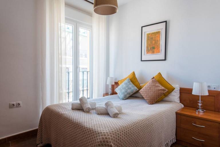 Child-friendly holiday apartment with patio | Close to Seville Cathedral | Good for workation | Pets are welcome in Seville