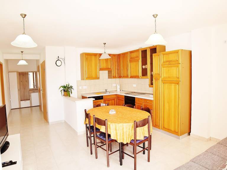 Fully equipped wonderful holiday apartment with fast internet, garden & patio | Pets allowed — photo 3