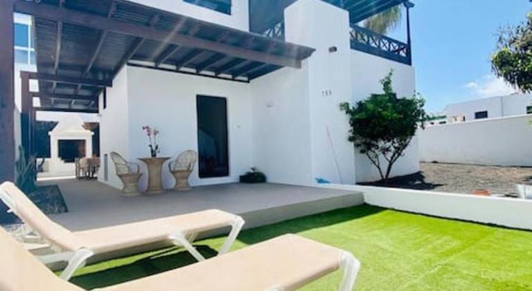 Vacation home with patio, garden & BBQ in Tías