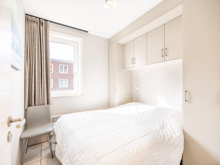Beautifully renovated flat with sea views — photo 5