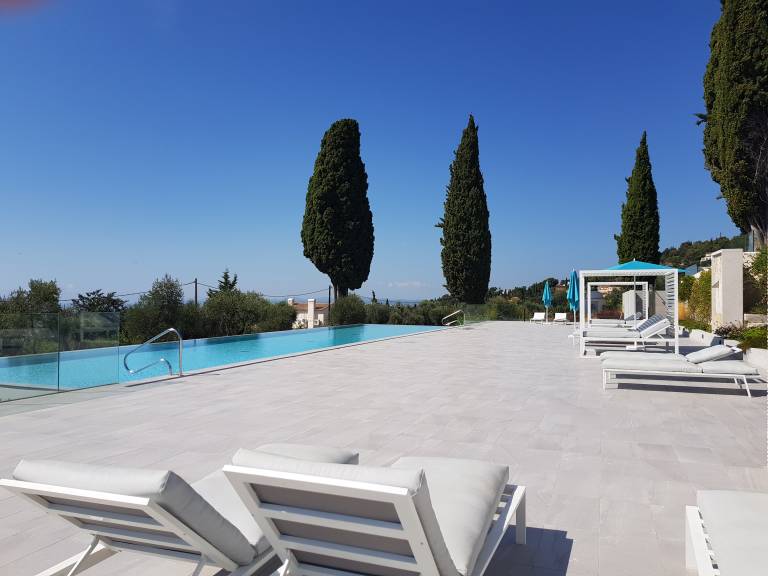 Condo with terrace, sauna & BBQ | Panoramic view — photo 5