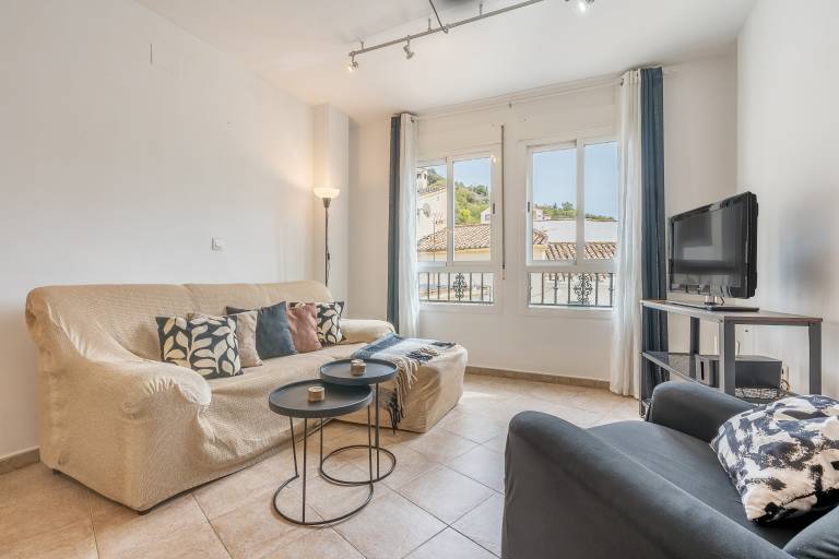 Apartment 'Alojamiento El Pilar' with Mountain View and Wi-Fi — photo 2
