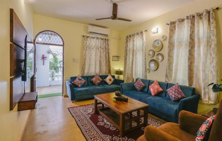 The White House with Private Pool, Calangute Beach — photo 5