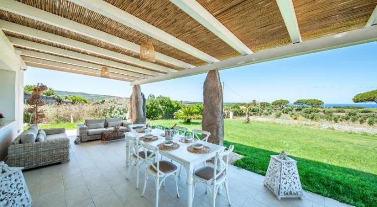 Villa with pool — photo 3