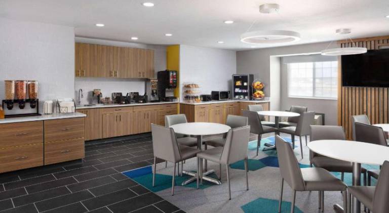 Microtel Inn & Suites by Wyndham Rapid City — photo 5