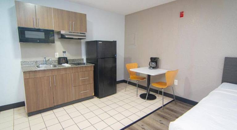 Studio 6 Extended Stay - West Palm Beach, FL — photo 2
