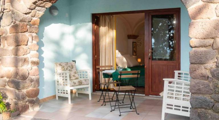 Holiday apartment with terrace & yard — photo 4