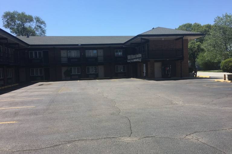 Midway Inn & Suites