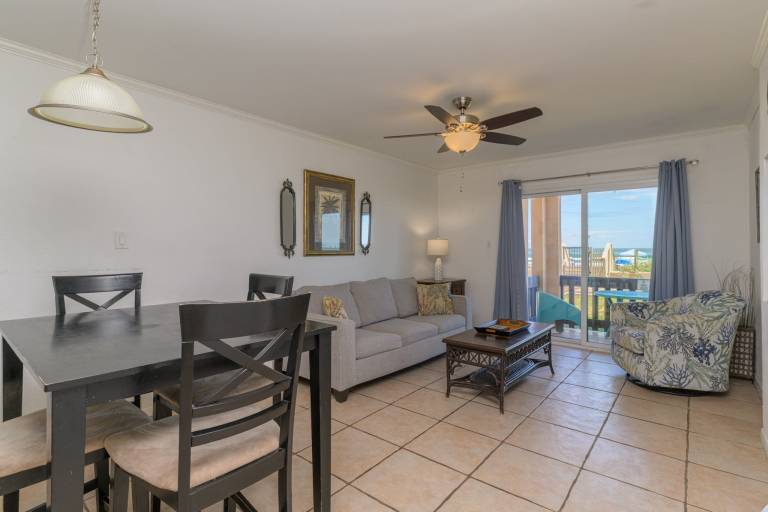 Fully equipped wonderful condo with grill & heated pool | Beach nearby | Dogs allowed — photo 5