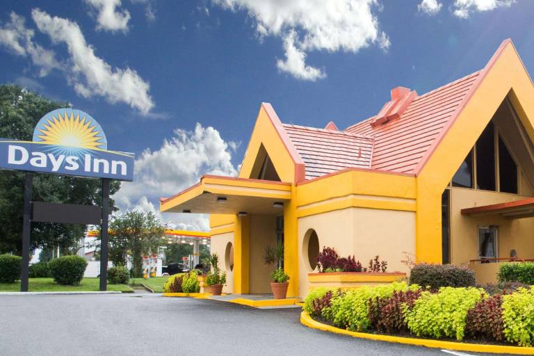 Days Inn by Wyndham Ocala North — photo 2