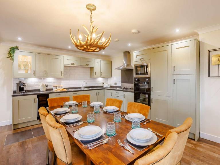 Fully equipped house with BBQ, hot tub & yard | Pet-friendly — photo 5