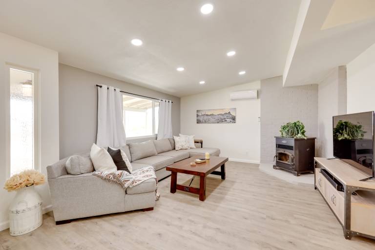 Mtn-View Home w/ Hot Tub: 8 Mi to Joshua Tree! — photo 4