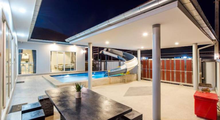 Villa with pool — photo 2