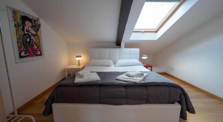 Beautiful serviced apartment | Close to Naples Cathedral | Suitable for remote work | Pets allowed in Casoria