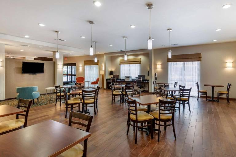 Sleep Inn & Suites Miles City I-94 — photo 3