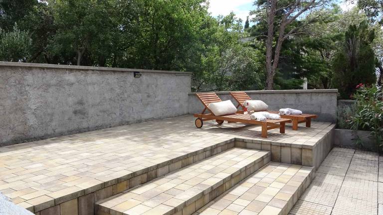 Holiday home with garden — photo 4