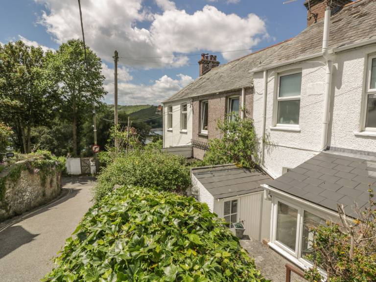 Cottage with terrace & garden | Beach view — photo 2
