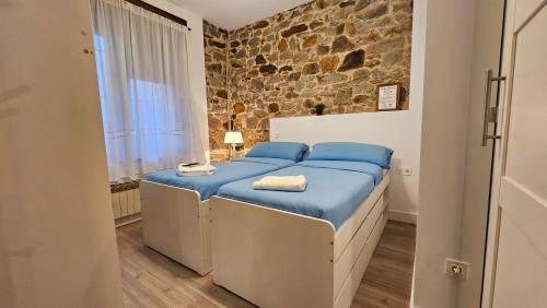 TUUL ETXEA Habitacion en caserio a 8km de Bilbao Bano compartido