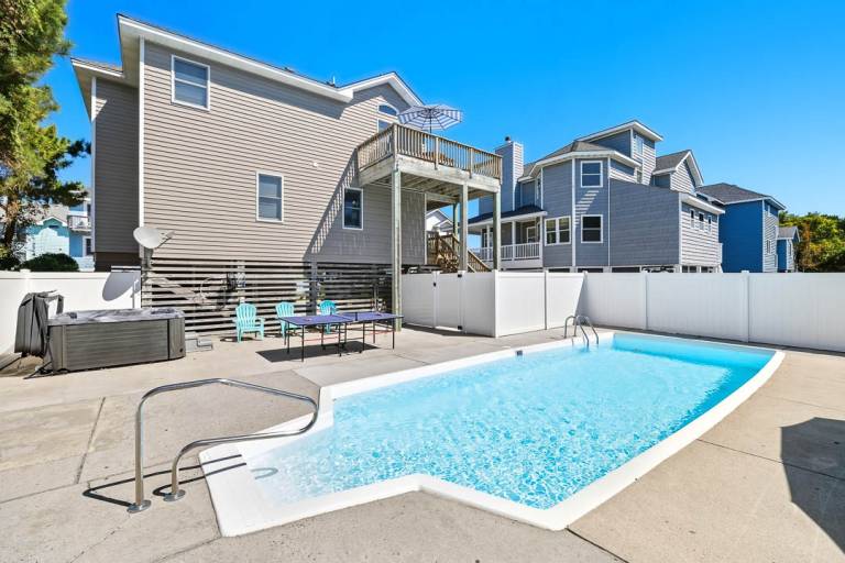 The Salty Seahorses 1,390 ft to the beach Private Pool, Hot Tub, and Dog Friendly in Outer Banks, NC