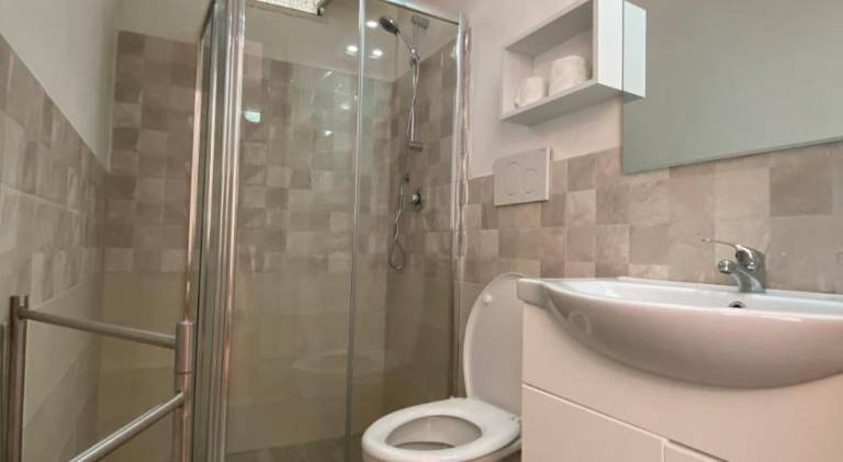 Serviced apartment with pool — photo 2
