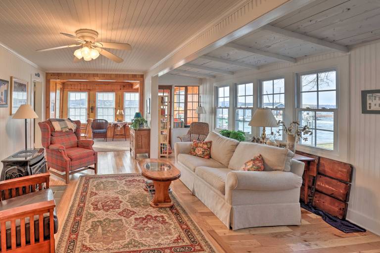 Lakefront Canandaigua Home w/ Grill, Fire Pit — photo 3