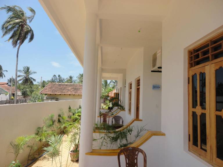 Arugambay Surf and Sand Hotel — photo 2