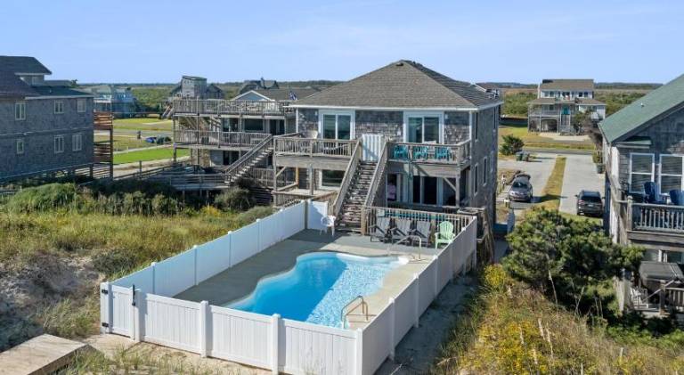 House with pool & jacuzzi in Nags Head, NC