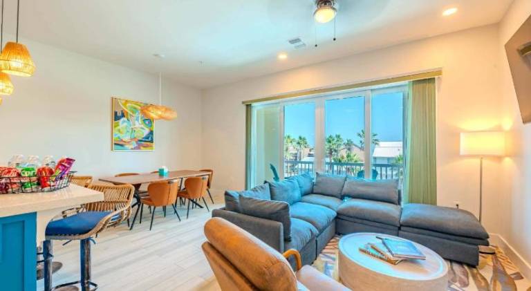 Fully equipped charming apartment with private pool & barbecue | Beach nearby | Pets are welcome in South Padre Island, TX