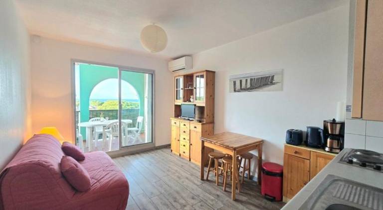 Wonderful holiday apartment with patio | Next to the beach | Pet-friendly — photo 2