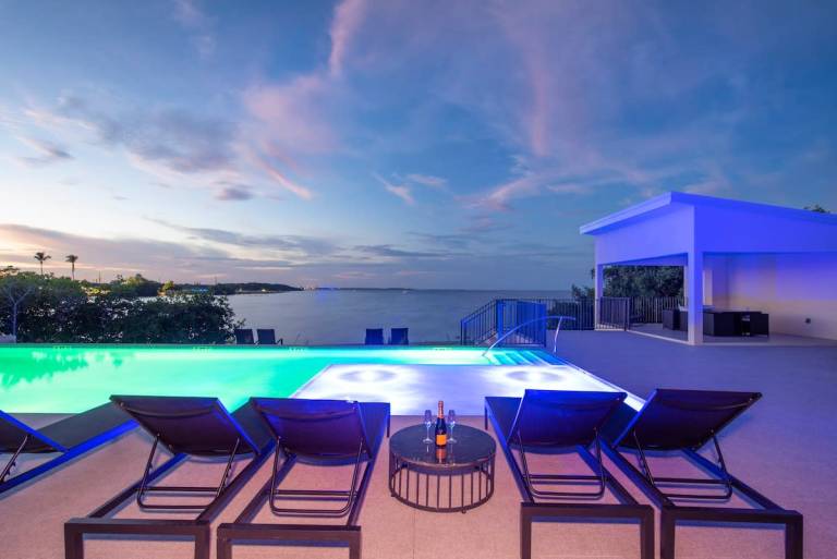 Allure 22 Waterfront 3BR 3BA Condo with Pool