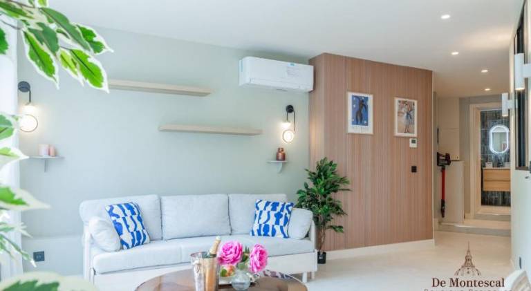 Montparnasse- Hot tub and AC Cosy apartment a prime location 40m2 — photo 5