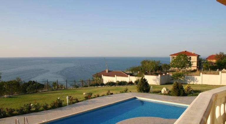 Villa with jacuzzi & pool — photo 4