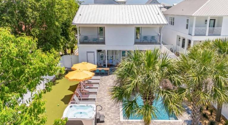 Villa Near Beach w Pool Outdoor Dining Bohemian Beach Retreat by AvantStay in Destin, FL