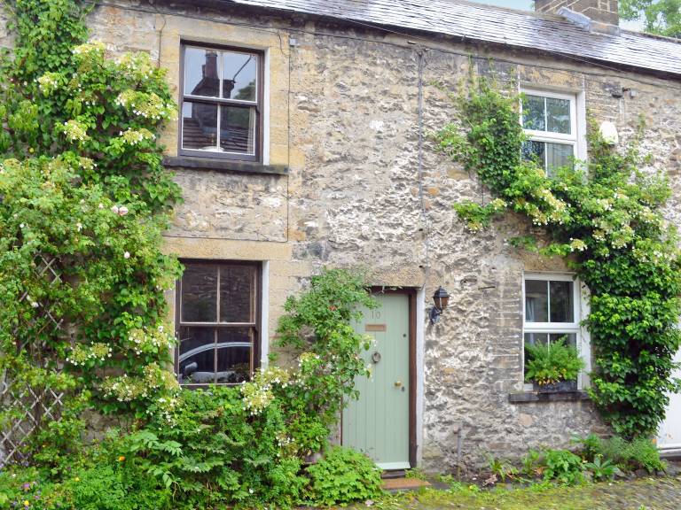 Cottage Settle