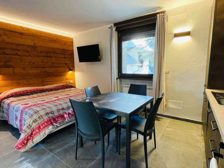 Fully equipped beautiful rental apartment with yard | Close to the ski | Pet-friendly — photo 2