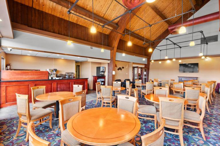 Coast Fraser Inn — photo 3