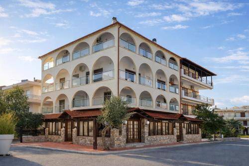 Serviced apartment with yard in Dio-Olympos