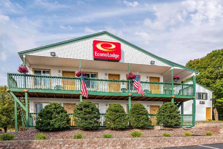 Rodeway Inn Lake George Outlets in Queensbury, NY
