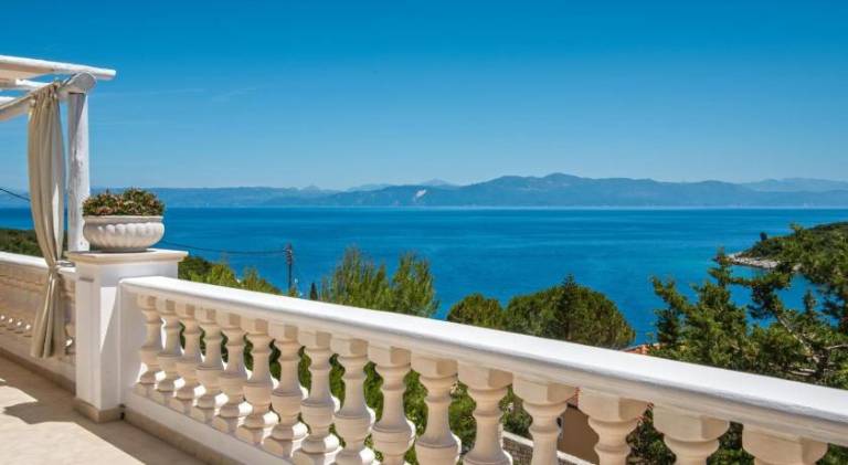 Villa with terrace, yard & private pool | Perfect for remote work in Paxos