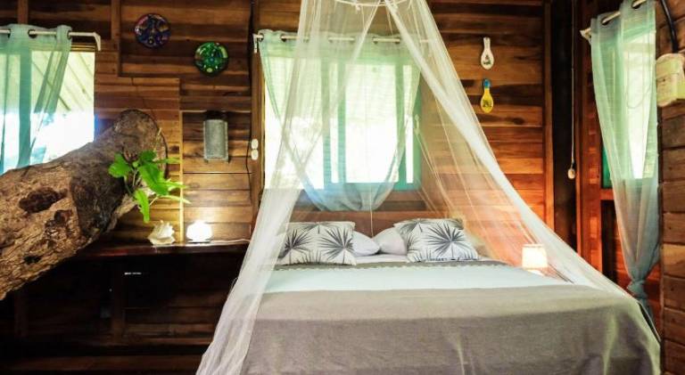 Lodge with garden & terrace | Close to the beach | Pets are welcome in Cahuita