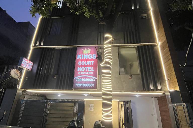 KINGS COURT HOTEL