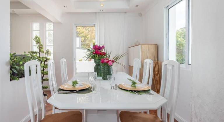 Villa with pool | Next to Farmers Market | Pets allowed — photo 3