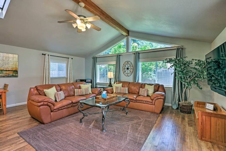 Pet-Friendly Flagstaff Home w/ Mountain View — photo 5
