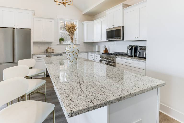 Private Lakeview Haven in Rockford — photo 3